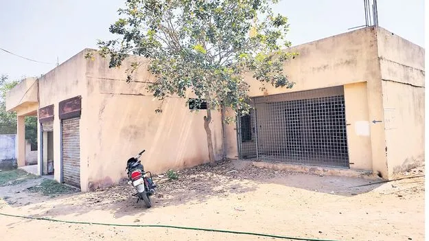 విశాల భవనం..వినియోగంలో లేదేమీ?