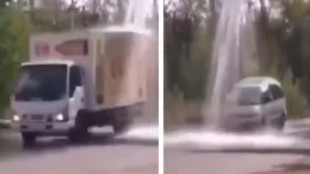 Funny Viral Video: ప్రమాదం నుంచి కూడా లాభం పొందడం అంటే ఇదే.. వాహనదారులు ఏం చేస్తున్నారో చూడండి..