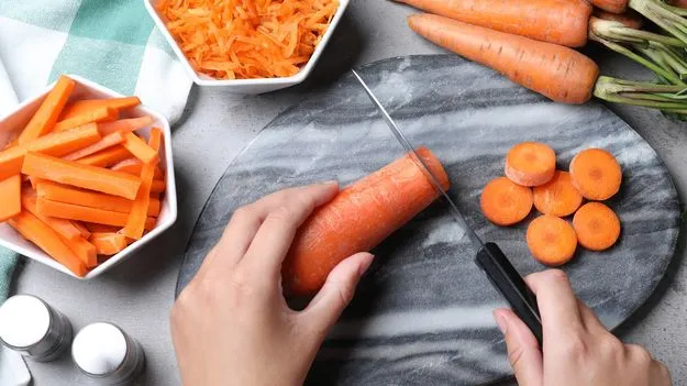 Carrots : పచ్చి క్యారెట్లు vs వండిన క్యారెట్లు.. ఎలా తింటే ఎక్కువ మేలు..