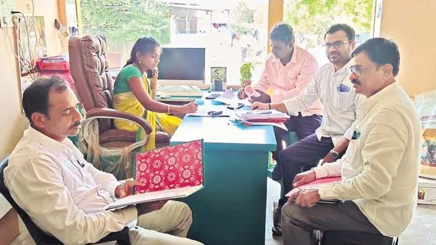 గడువు తీరిన ఎరువుల విక్రయాలు