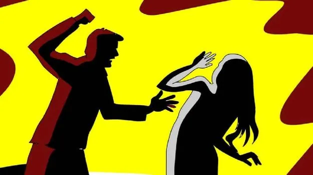 Hyderabad: నా అన్నతో కలిసి తిరిగితే చంపేస్తానంటూ యువతిపై దాడి..