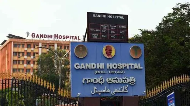 Gandhi Hospital: అయినా అదే తీరు.. మంత్రి మందలించినా మారని గాంధీ ఆస్పత్రి వైద్యులు 