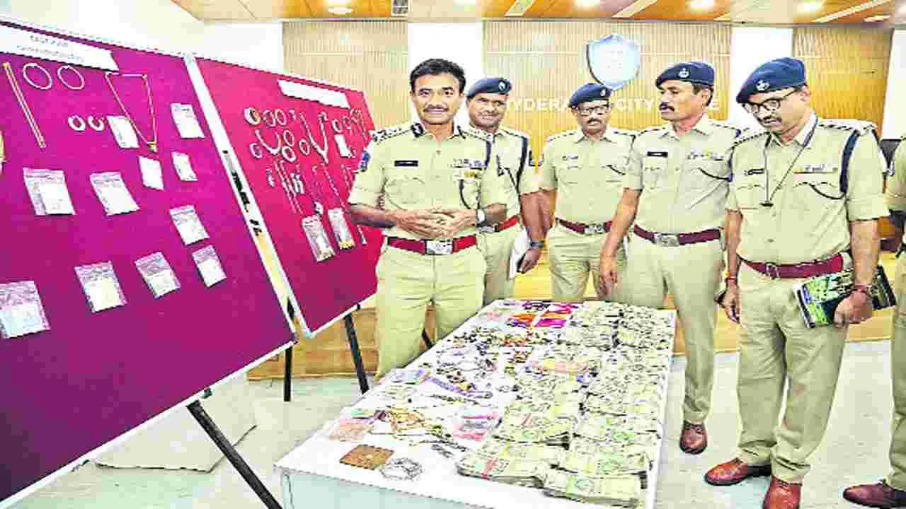 Hyderabad: పెళ్లి ఇంట్లో భారీ చోరీ..