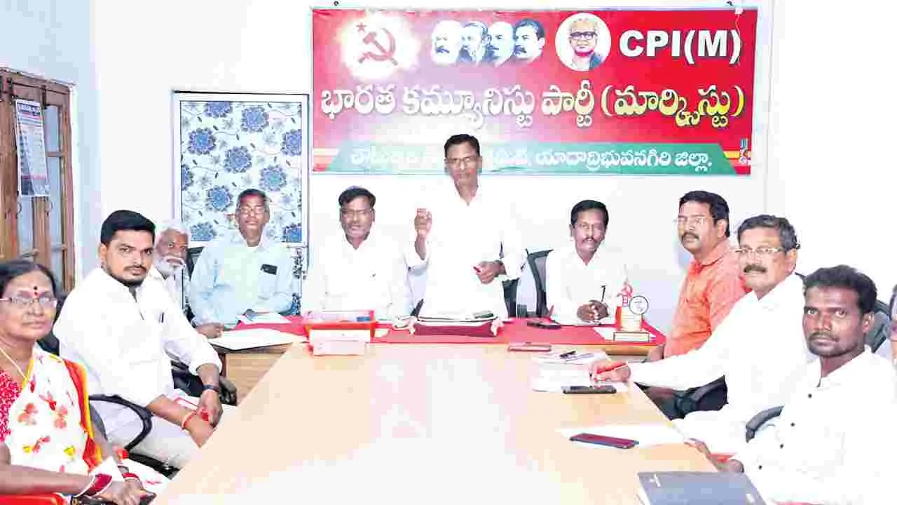 నిధులు రాబట్టడంలో కేంద్ర మంత్రులు విఫలం