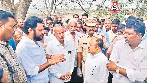 Warangal: మామునూరులో ఉద్రిక్తత