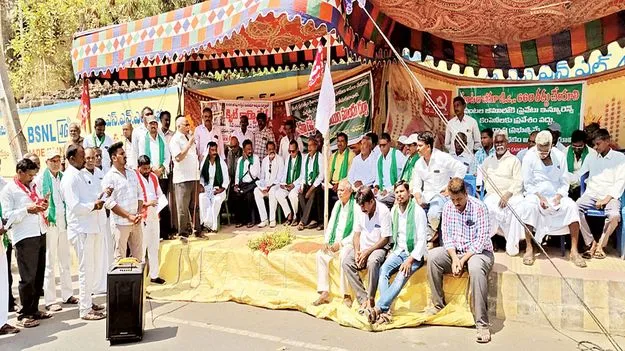 ‘దళారుల దోపిడీని అరికట్టాలి’