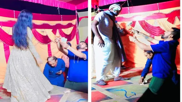 Funny Viral Video: స్టేజ్ మీద డ్యాన్సర్‌పై డబ్బులు విసురుతున్న కొడుకు.. తండ్రి వచ్చి ఏం చేశాడో చూస్తే నవ్వాగదు.. 