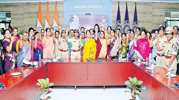 Women's Day: మహిళా దినోత్సవాన అతివలకు కూటమి కానుకలు