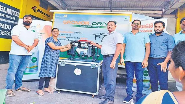 Drone Farming: డ్రోన్‌ పైలెట్‌ మన సంధ్య