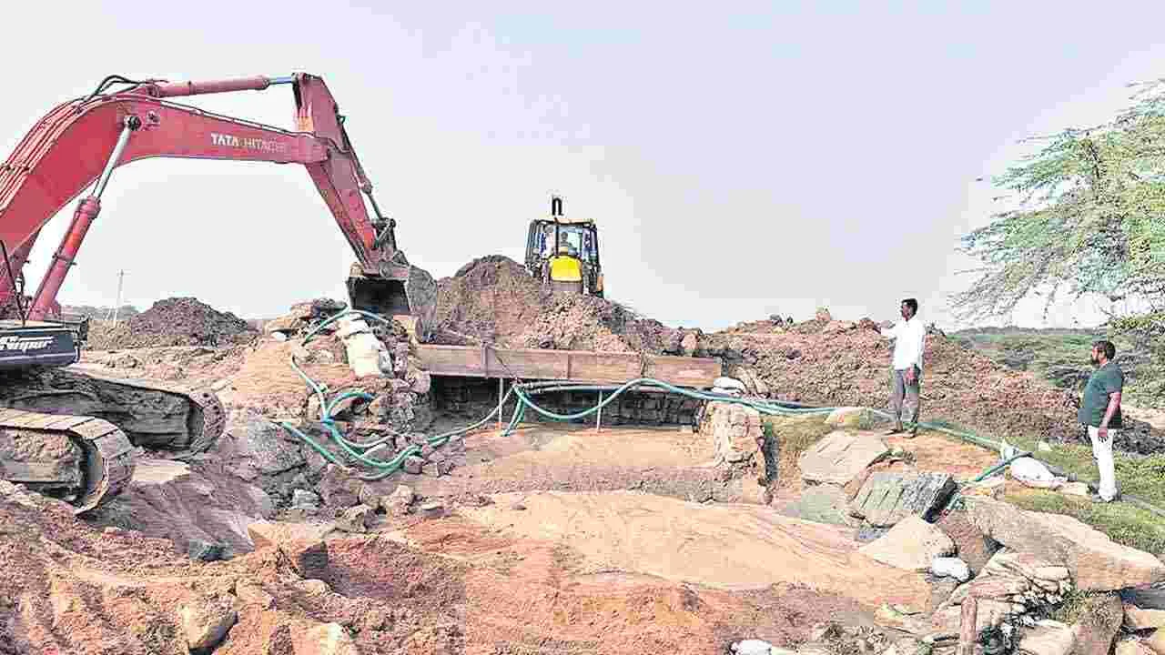 Illegal Sand Mining: ఇసుక రీచ్లు, స్టాక్యార్డుల్లో తనిఖీలు చెయ్యండి