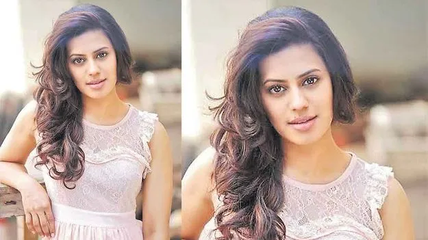 Ranya Rao: 14.2 కిలోల బంగారం  నడుముకు కట్టుకుని స్మగ్లింగ్‌ 