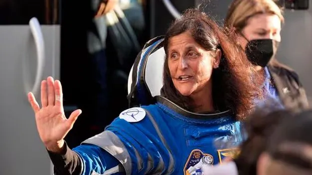 Sunita Williams: సునీతను తీసుకువచ్చేందుకు నింగిలోకి ఫాల్కన్-9