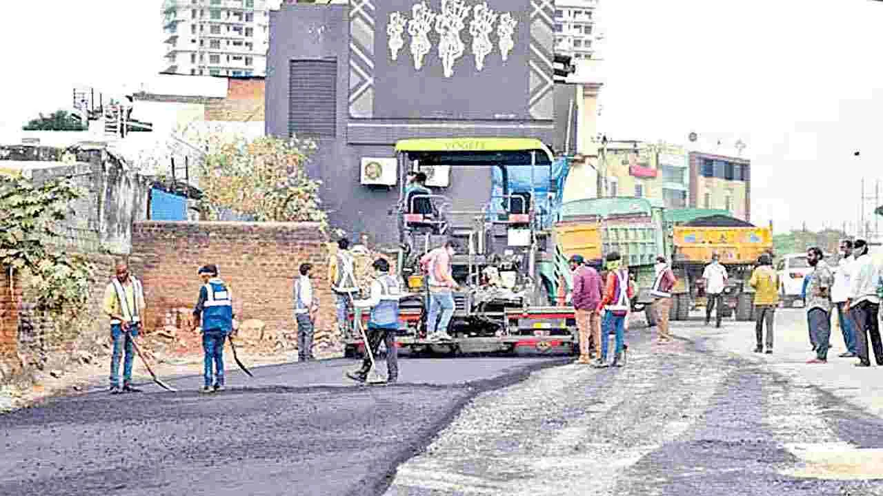 High Court : రోడ్ల మరమ్మత్తులకు మోక్షం