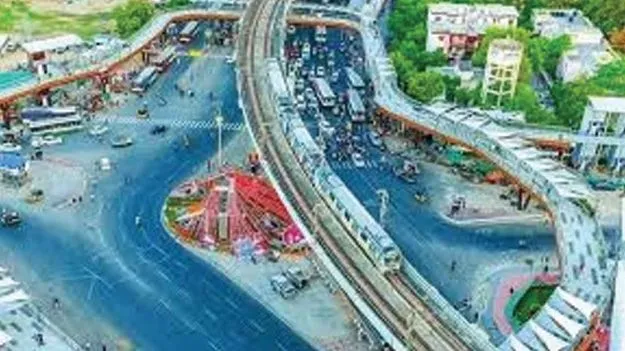 Hyderabad Metro: మెట్రో స్టేషన్ల నుంచి స్కైవాక్‌లు