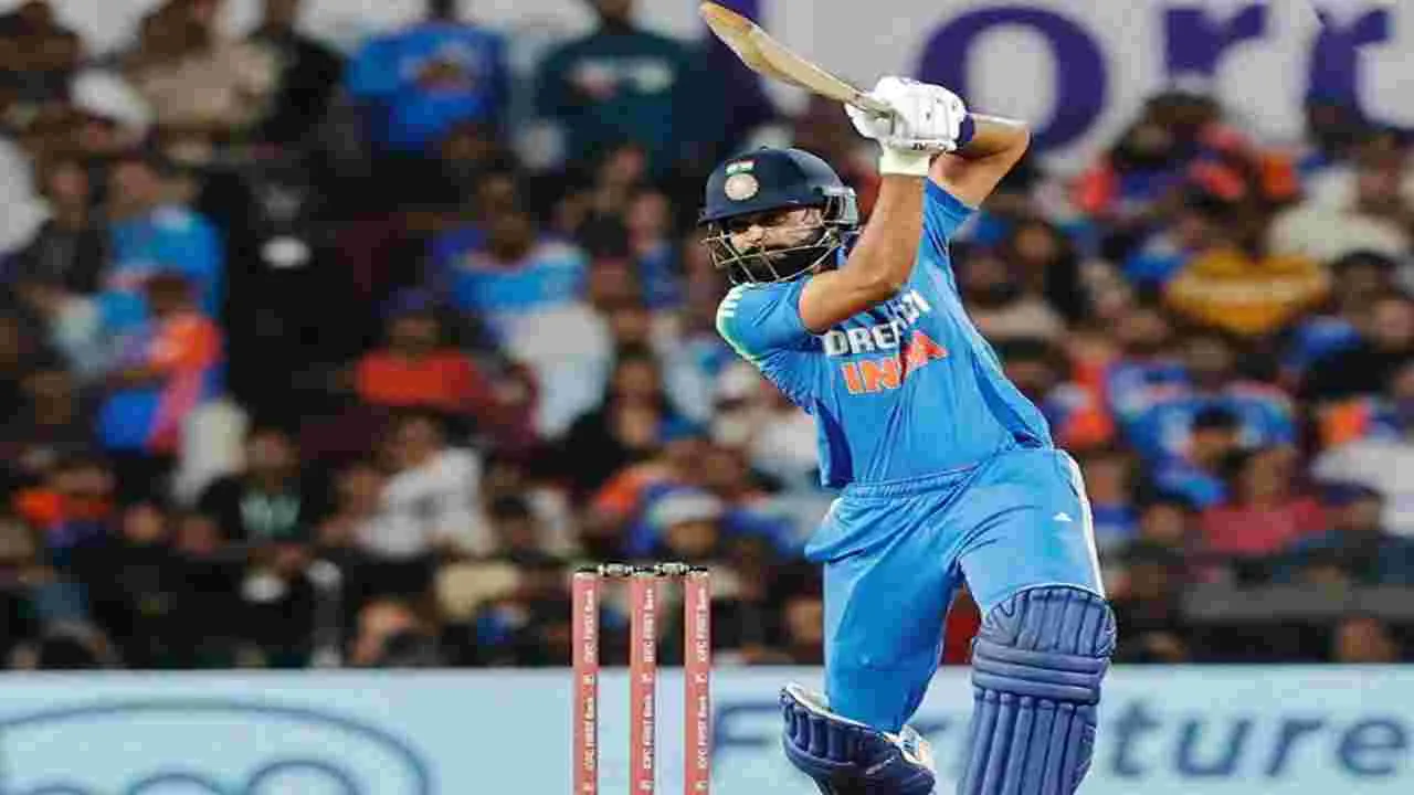 Ind vs NZ: శ్రేయస్ హాఫ్ సెంచరీ.. కోలుకున్న టీమిండియా..!