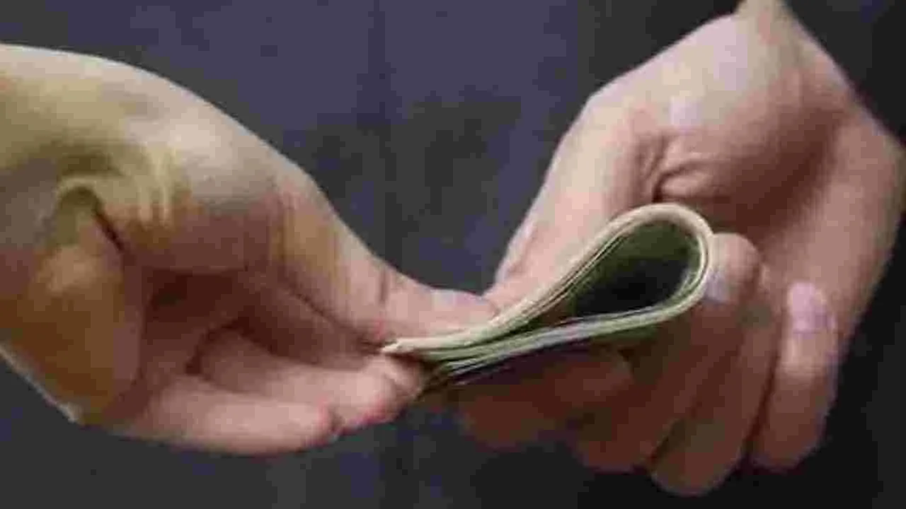 Corruption Index: అవినీతి సూచీలో భారత్కు 96వ ర్యాంకు