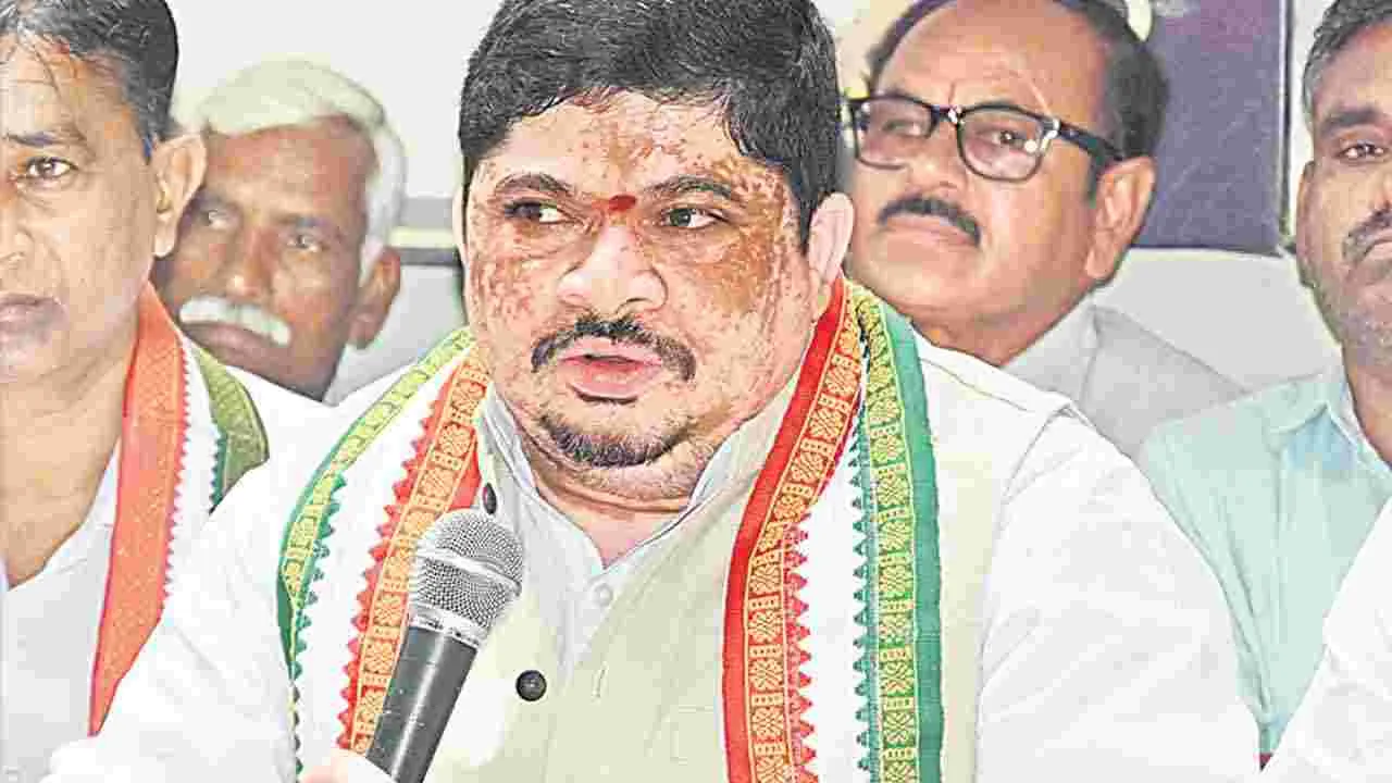 Ponnam Prabhakar: సర్వేలో పాల్గొనని కేసీఆర్కు.. అడిగే హక్కు ఎక్కడిది?