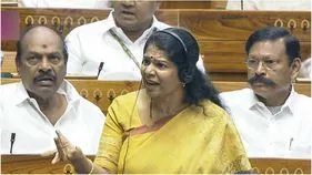 DMK MP Kanimozhi: బీసీ రిజర్వేషన్ల పెంపుపై ఢిల్లీలో కాంగ్రెస్ ధర్నా.. కనిమొళి మద్దతు