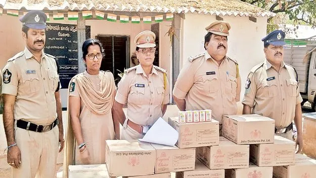 కర్ణాటక మద్యం పట్టివేత