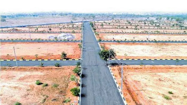 Telangana: వేలానికి 400 ఎకరాలు