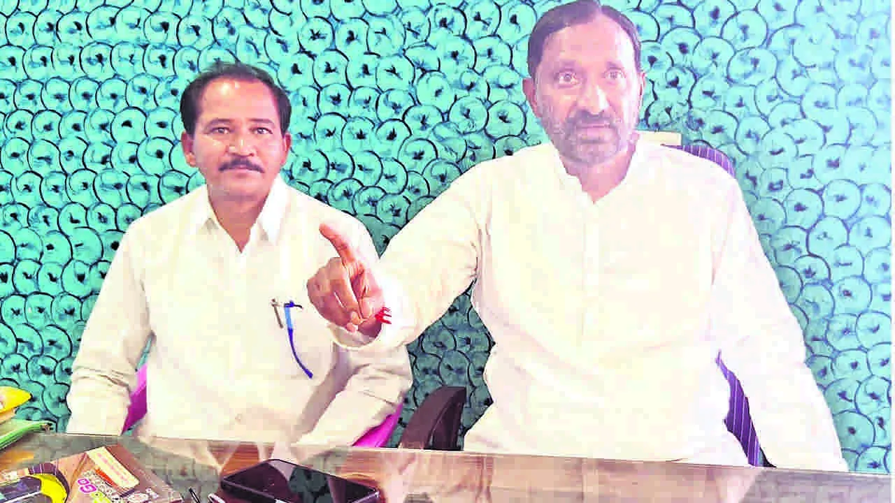 కృష్ణా జలాలను తరలిస్తున్నా పట్టించుకోరా