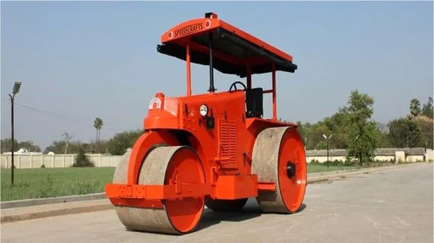 Road Roller: వార్నీ.. వీళ్లు ఏకంగా ‘రోడ్‌ రోలర్‌’నే దొంగిలించేశారుగా.. 