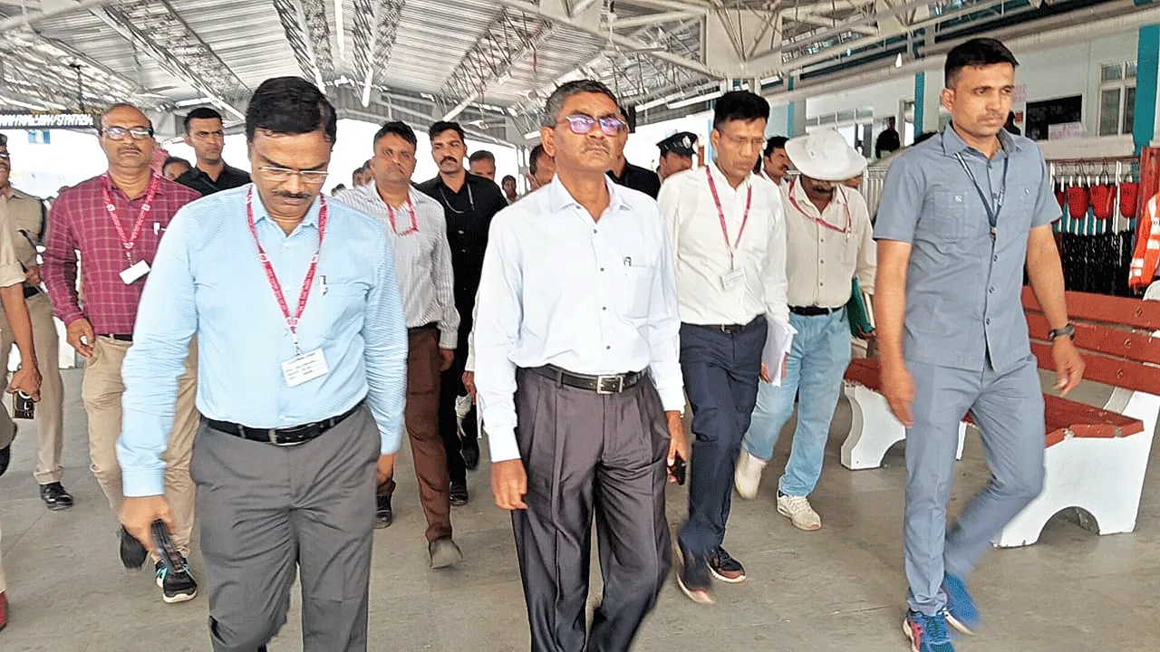 Modern Railway Station మోడ్రన్ రైల్వేస్టేషన్గా తీర్చిదిద్దుతాం