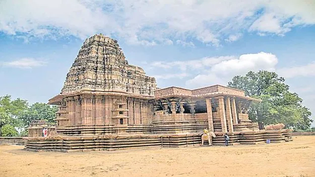 Telangana tourismరూ.15 వేల కోట్ల పెట్టుబడులు 3 లక్షల ఉద్యోగాలు 