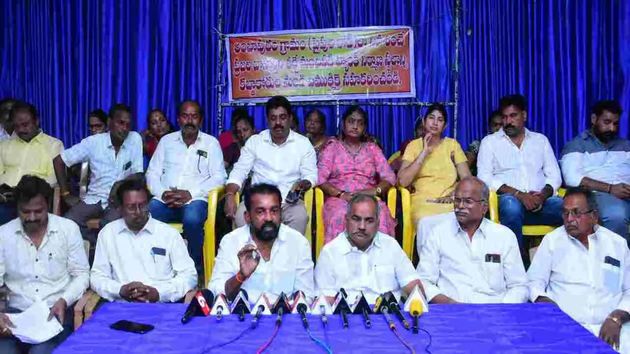 రూ.20 కోట్ల పంచాయతీ స్థలం కబ్జా