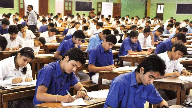 Tenth Class Exams: పదో తరగతి విద్యార్థులకు తీపి కబురు చెప్పిన తెలంగాణ సర్కార్..
