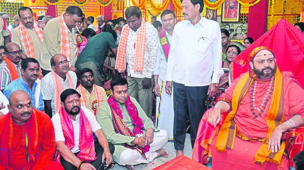 భారతీయ సంస్కృతీ సంప్రదాయాలను కాపాడుకోవాలి