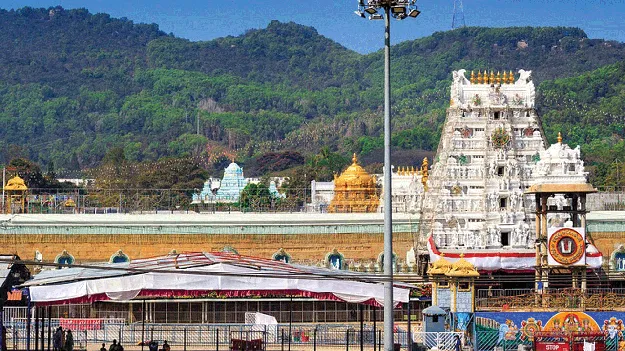  Tirumala: శ్రీవారి బ్రేక్‌ దర్శనానికి టీ-నేతల సిఫారసులు 