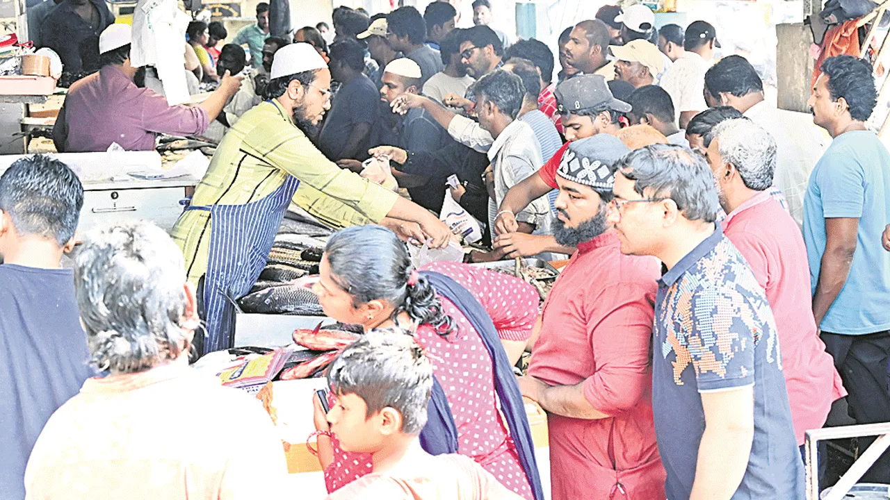 చేపలు అ‘ధర’హో