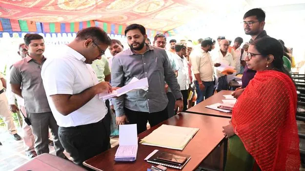 భూసమస్యలపై దరఖాస్తులు సమర్పించాలి