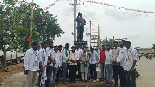 అన్ని రంగాల్లో వెనుకబడిన బీసీలు