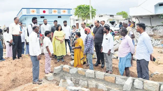 ఇందిరమ్మ ఇంటిని త్వరగా నిర్మించుకోవాలి