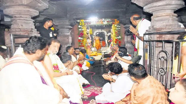 వైభవంగా నరసింహ జయంత్యుత్సవాలు