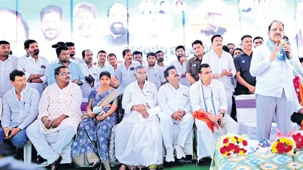 చేనేతరంగానికి రూ.290 కోట్లు