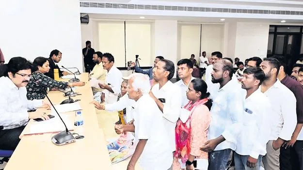 ‘ప్రజావాణి’ అర్జీలను పరిష్కరించాలి