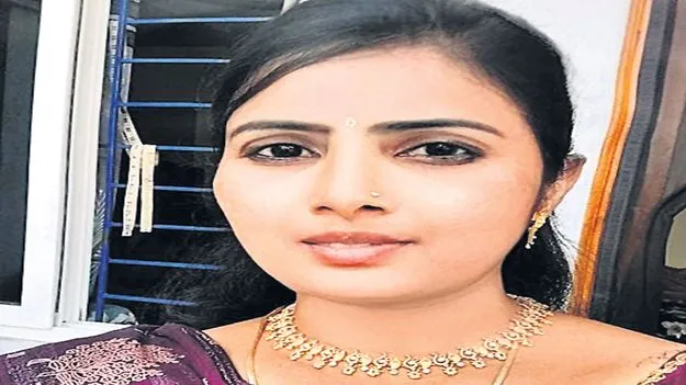 వివాహేతర సంబంధమే కారణం