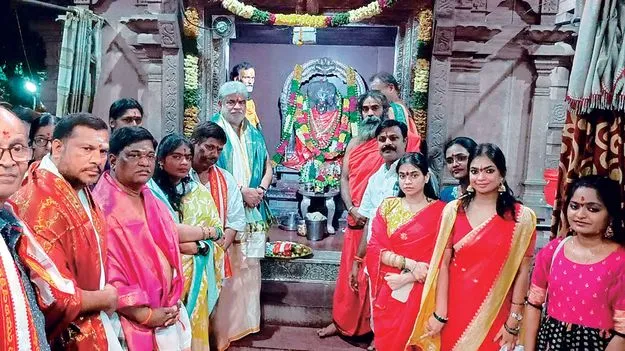 జోగుళాంబ ఆలయంలో స్పీకర్‌ ప్రత్యేక పూజలు