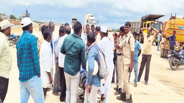 ‘భారత్‌మాల’ రోడ్డు పనుల అడ్డగింత