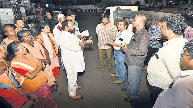 పారిశుధ్య పనులను పరిశీలించిన మేయర్‌