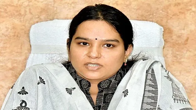 అధికారులు సమన్వయంతో పని చేయాలి 