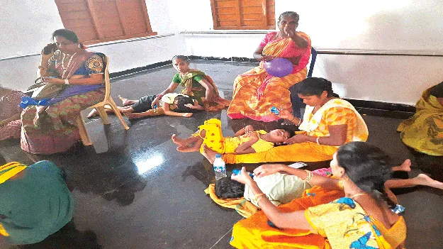అందర్నీ పిలిచారు.. ఆలస్యంగా ప్రారంభించారు