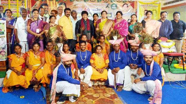 అట్టహాసంగా సాహితీ సంబరాలు ప్రారంభం 