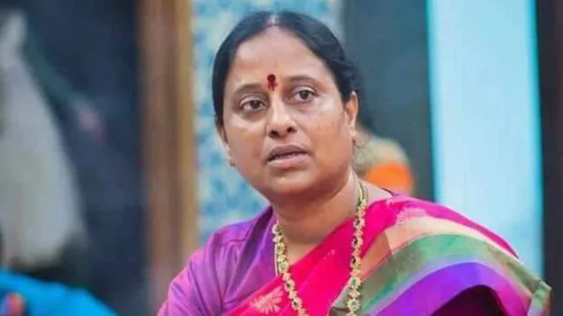 Konda Surekha: దేవాదాయ భూముల రక్షణకు టాస్క్‌ఫోర్స్‌!