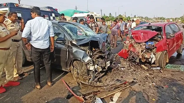 జాతీయ రహదారులు రక్తసిక్తం