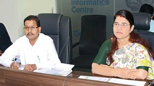 ఇళ్ల నిర్మాణాలను వేగవంతం చేయండి