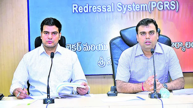 land భూ వివాదాలు గడువులోగా పరిష్కరించాలి: కలెక్టర్